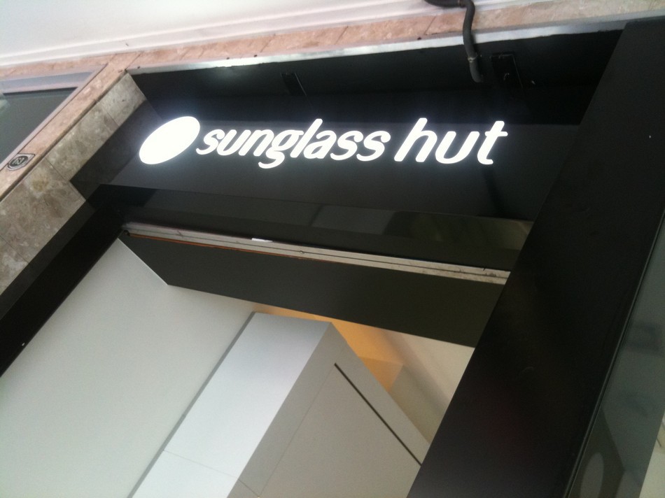 Illuminated Retail Signage - Sunglass Hut